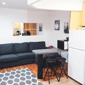 Private In Times Square Homestay