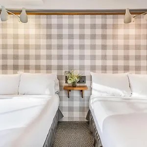 4* 호텔 Paramount Times Square